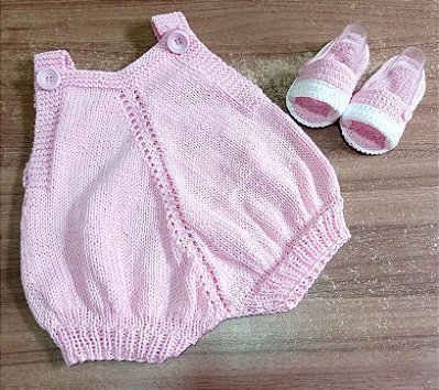 BODY JARDINEIRA COM SAPATILHA ROSA