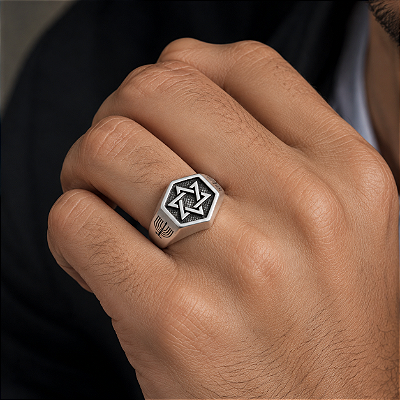 Anel Masculino de Prata modelo Estrela de Davi com detalhes envelhecidos