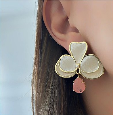 Brinco flor orquídea esmaltado