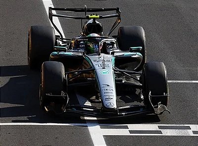 PRÉ VENDA - SPARK - Mercedes-AMG W17 Petronas Team Winner Italian GP 2026 + Action Figure