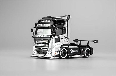 PRÉ VENDA - MOTORHELIX - LB-Truck UD Quon Silver/Black