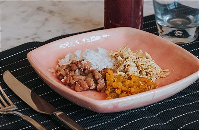 Trivial de Frango Desfiado, Arroz, Feijão Carioca e Abóbora
