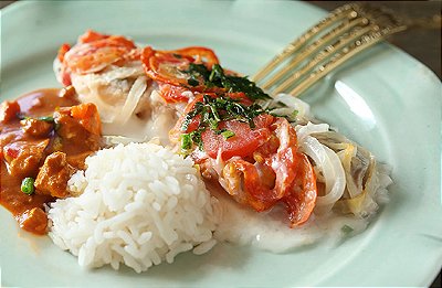 St. Peter ao Molho de Coco, Arroz Branco e Legumes ao Curry