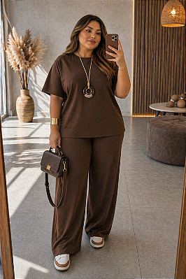 Calça Sofia de Moletinho Chocolate Plus Size