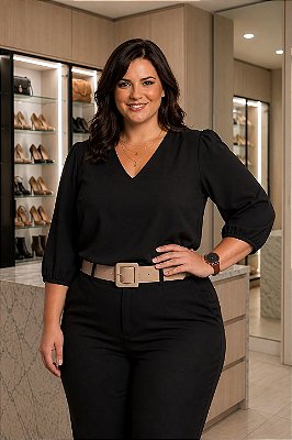 Blusa de Crepe Alfaitaria Preto Plus Size