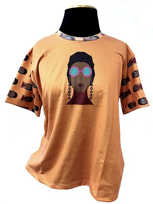 CAMISETA MALHA BABY LOOK Feminino _Gola C_Modelo: USDRAUZINTON DOIS ROSTOS_MOÇA AFRODESCENDENTE cor Laranja