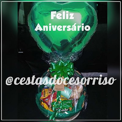 Cesta de Aniversário com Balão Metalizado