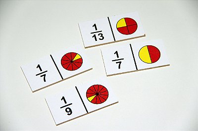 Brinquedo Educativo Dominó Frações Em Mdf Com 28 Peças