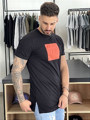 Camiseta Longline Preta Estampa Relevo Laranja - Yed