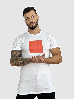 Camiseta Longline Branca Estampa Relevo Laranja - Yed