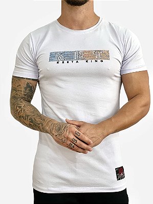 Camiseta Longline Masculina Branca KRT Pedraria Kreta [