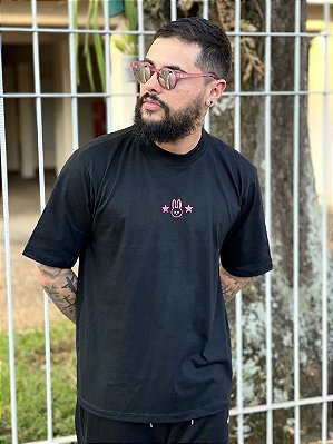 Camiseta Oversized Masculina Preta Coelho Frontal Escritas Costas