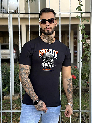 Camiseta Slim Masculina Preta Brooklyn #