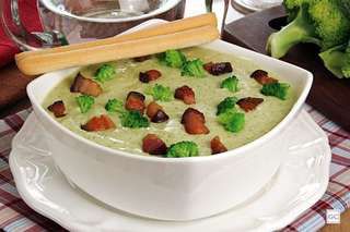 Sopa Cremosa de Brócolis com Bacon