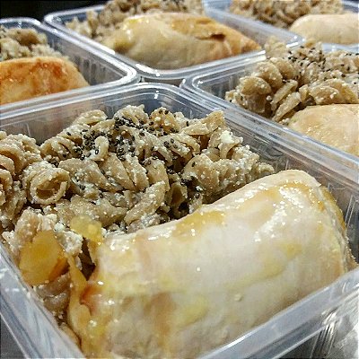 Kit Massa integral ao creme de ricota com frango à rolê