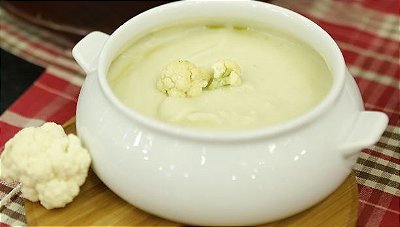 Sopa cremosa de Couve-flor com queijo