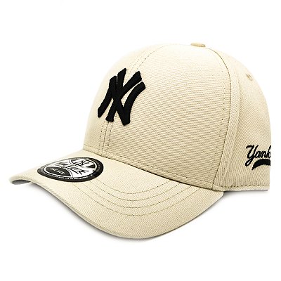 Boné NY Yankees Aba Curva - Off White / Bordado Preto