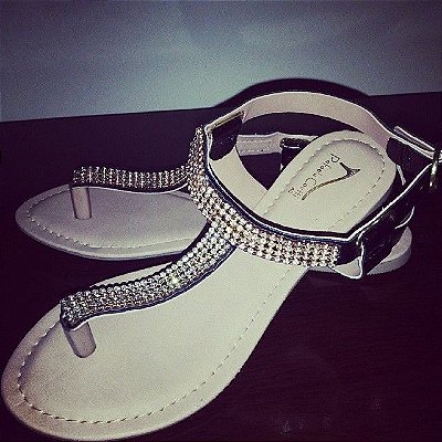 Sandalia com strass