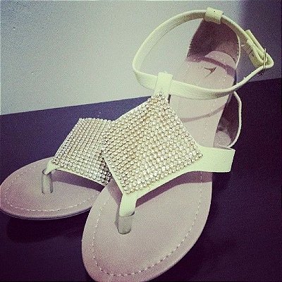 Sandalia com strass