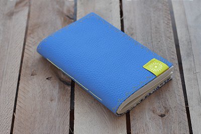 Caderneta de bolso de luxo em couro sintético azul clara - POLIANA LOPES