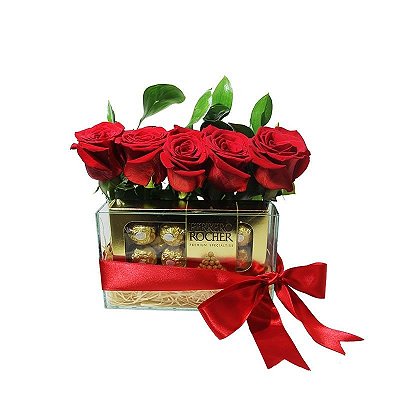 Arranjo de Rosas com Ferrero Rocher Carinho