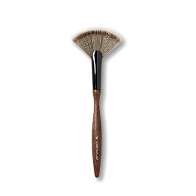 Victoria Beckham 14. Fan Brush