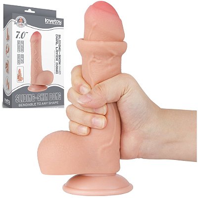 LOVETOY SLIDING SKIN 7.0'' - PRÓTESE REALÍSTICA BELISCÁVEL COM GLANDE DEFINIDA, VÉRTEBRA, VEIAS SUAVES, ESCROTO E VENTOSA - 18,3 X 3,5 CM - COR BEGE