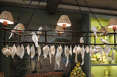 Lustre paneleiro com pássaros, folhas e frutas branco