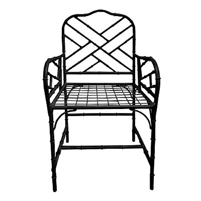 Cadeira com braços faux bamboo de ferro preta