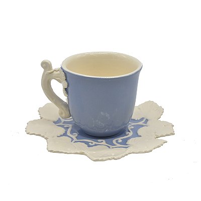 Xícara chá azul com folhas uva faiança