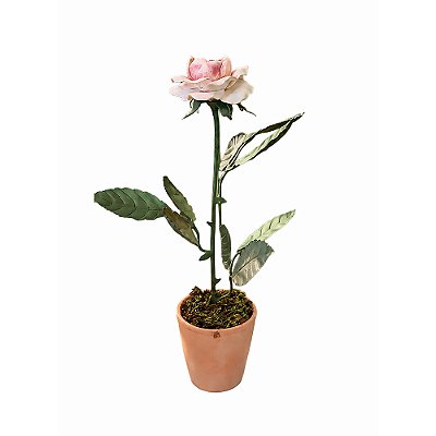 Vaso terracota com rosa de cerâmica rosa claro e folhas de cobre
