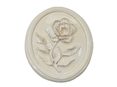 Quadro oval off white com aplicação peônia (direita)