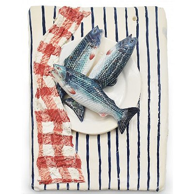 Placa com aplicação de peixes e tecido xadrez