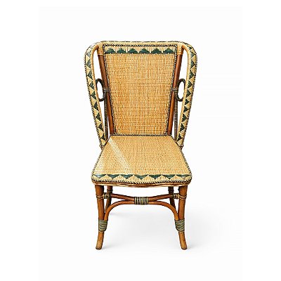 Cadeira em junco trabalhada com detalhes em verde