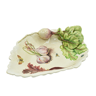 Folha decorativa com pintura e aplique de rabanete