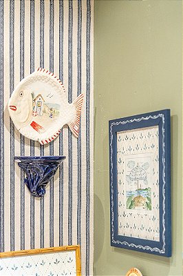 Quadro aquarela tigre com guarda-sol e moldura azul