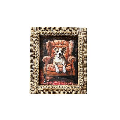 Quadro cachorro na poltrona moldura trançada