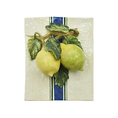 Placa com listras azuis e apliques de limões sicilianos