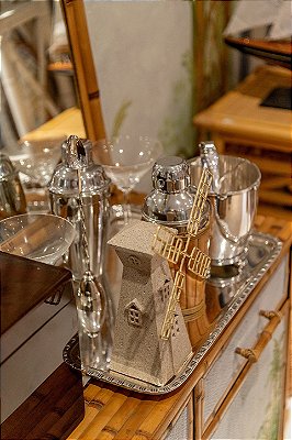Moinho de vento decorativo em resina com metal dourado