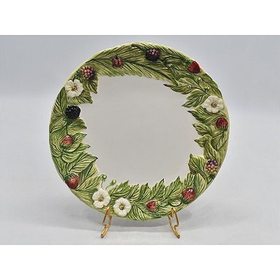 Prato sobremesa relevo folhas e morangos