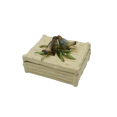 Caixa de cerâmica bambu com pássaros