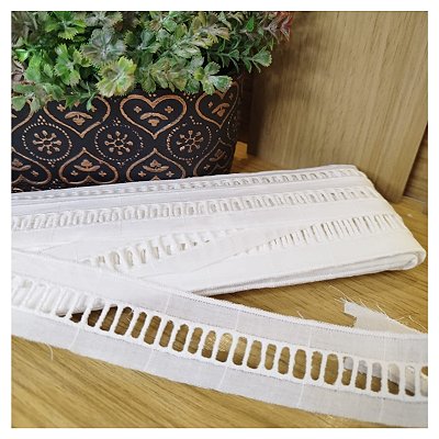 Bordado Inglês Branco 30mm x 13,7m