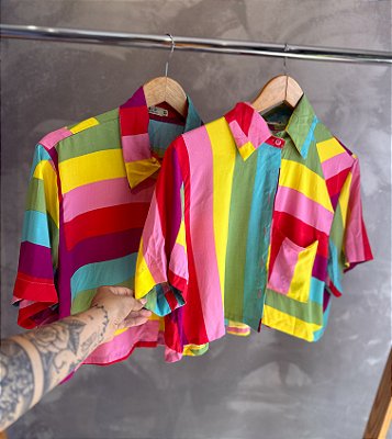 Cropped Camisa Rainbow