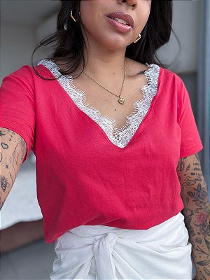BLUSA GOLA V RENDA CHANTILLY