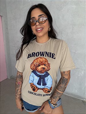 T-SHIRT OVER BROWNIE