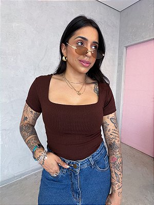 BODY CANELADO DECOTE QUADRADO COM MANGA