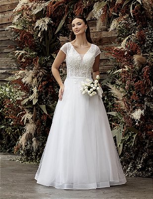 Vestido Longo Ester com Bordado e Manga Curta