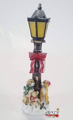 Enfeite de Resina Poste de Luz Decorado com Guirlandas e Animais Pet - Ref 1018934 Cromus Natal