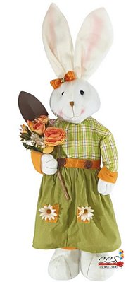 Coelha em Pé de Vestido Segurando Pá e Flores 76cm - Coleção Paçoca - Ref 1320869F Páscoa Cromus