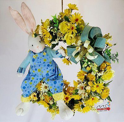 Guirlanda de Páscoa Decorada Flores Amarelas e Coelho Macacão Azul 50x41cm m- Guirlandas de Páscoa - Ref 20012022 Páscoa Cromus